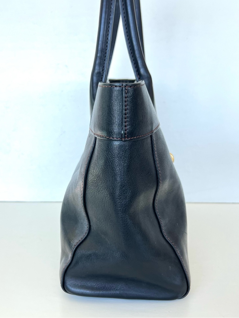 DOONEY & BOURKE Florentine Large Amelie Black Leather Logo Lock Shoulder Tote - Picture 4 of 15